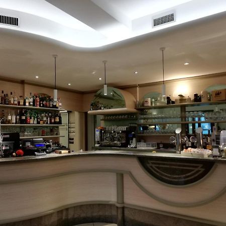 Albergo Villa Eva กอสเตร์มาโน ภายนอก รูปภาพ