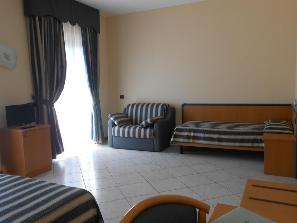Albergo Villa Eva กอสเตร์มาโน ห้อง รูปภาพ