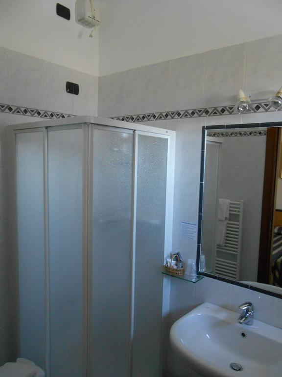 Albergo Villa Eva กอสเตร์มาโน ภายนอก รูปภาพ