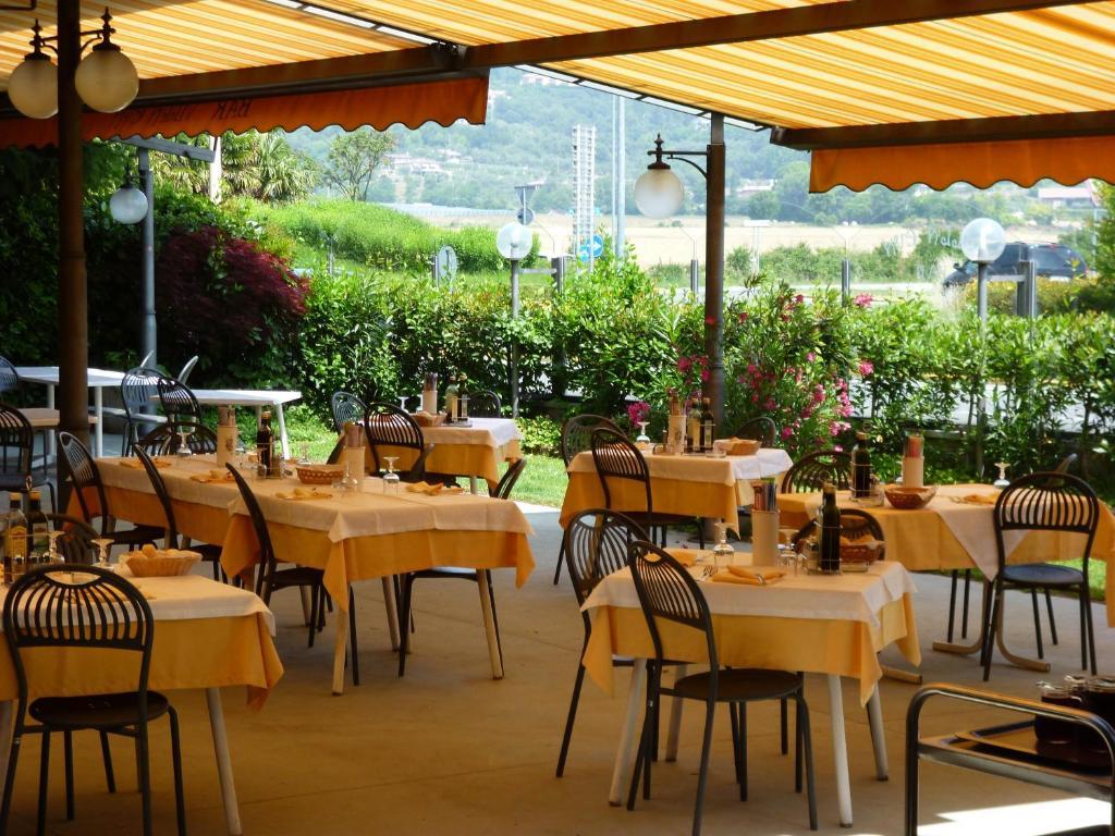 Albergo Villa Eva กอสเตร์มาโน ภายนอก รูปภาพ