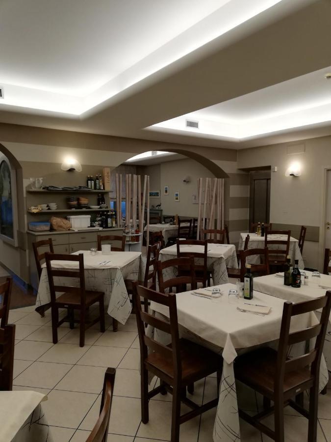 Albergo Villa Eva กอสเตร์มาโน ภายนอก รูปภาพ