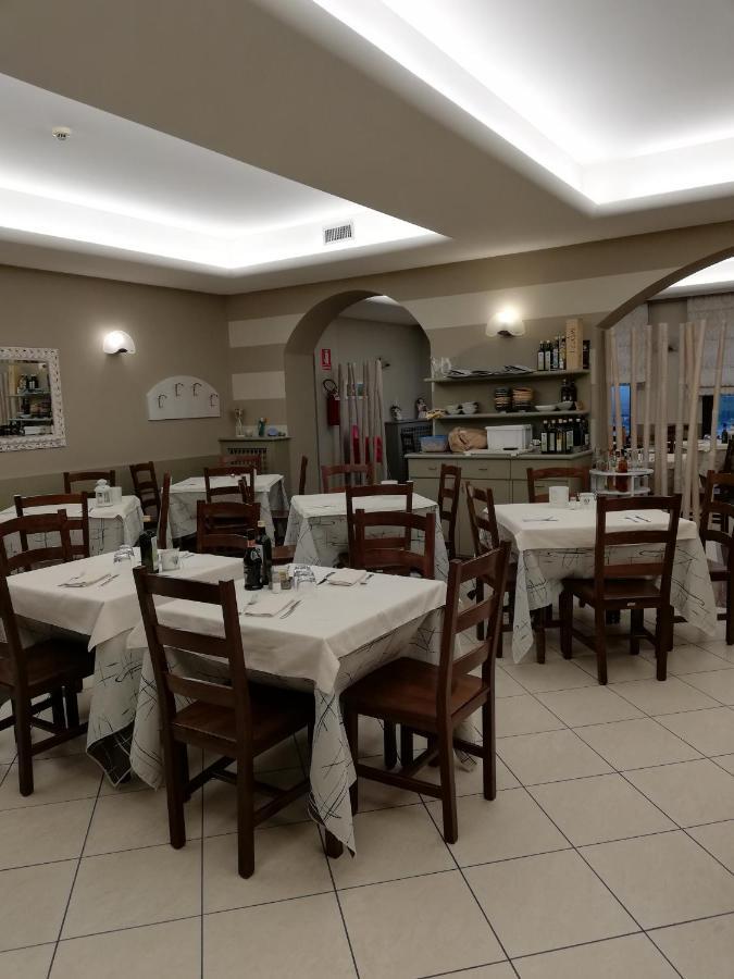 Albergo Villa Eva กอสเตร์มาโน ภายนอก รูปภาพ